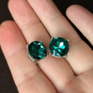 Elegant Green Stud Earrings